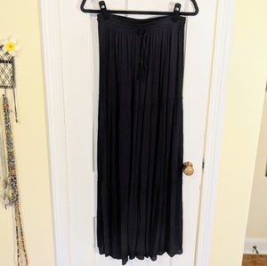 ⚡️ NWOT Mossimo gypsy black maxi skirt small